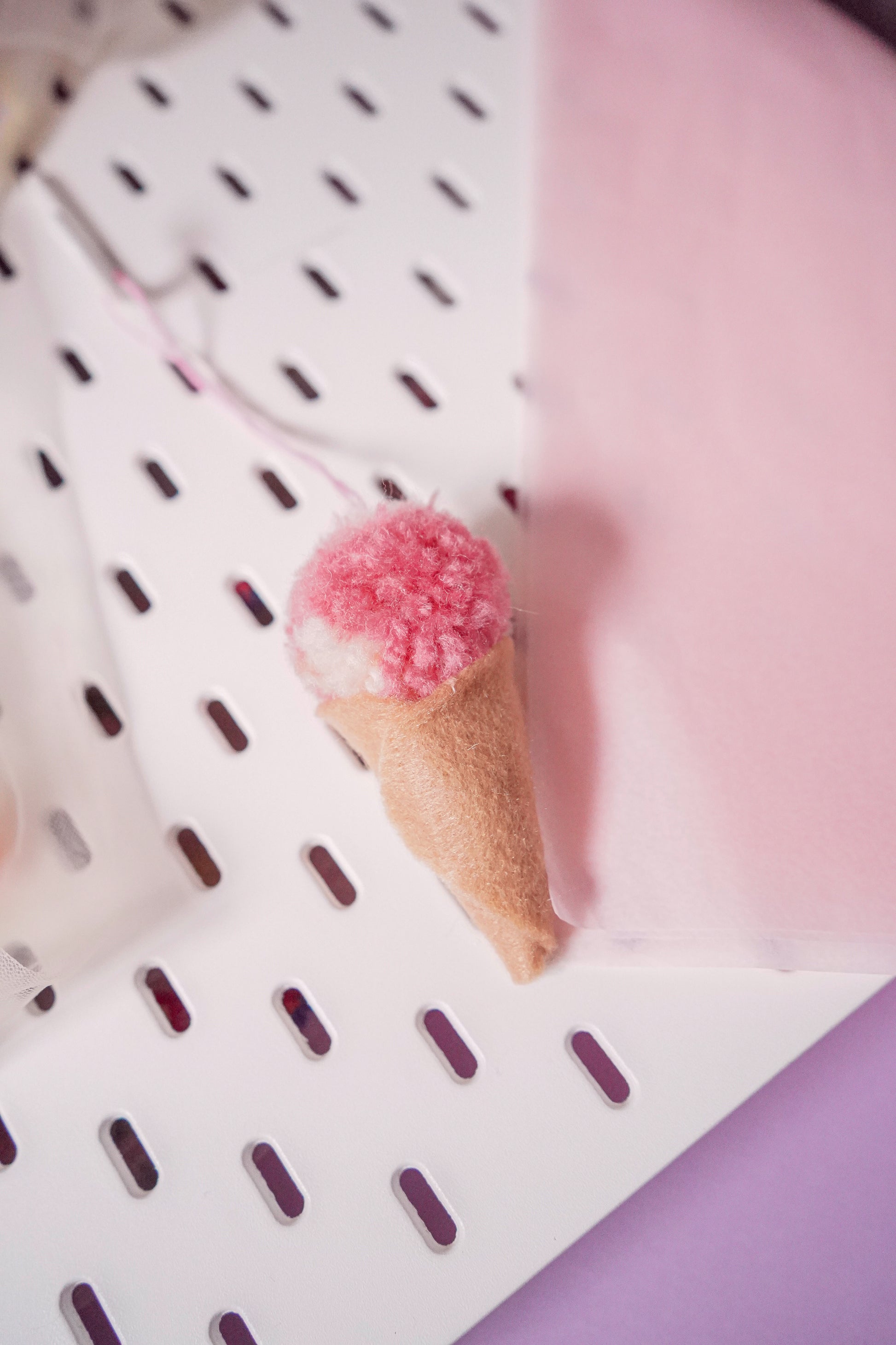 Ice Cream Felt and Yarn - Ornament