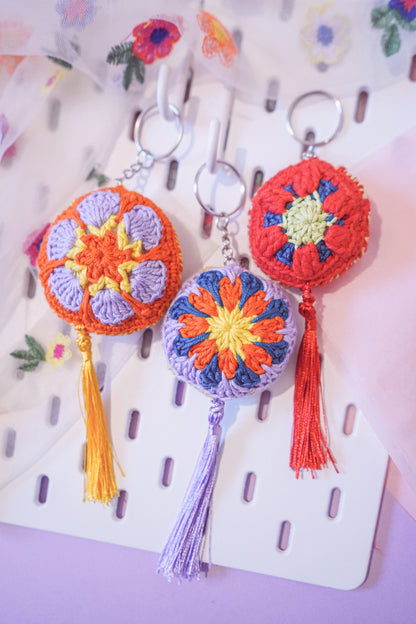 Retro Vibe Circle Granny Square - Keychain