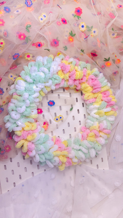 90's Vibes Cosy Yarn Wreath